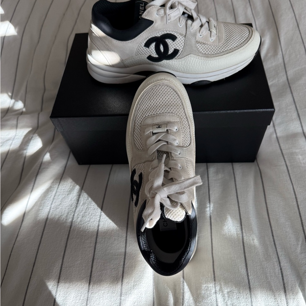 CHANEL Ivory and Ebony Athletic Shoes SZ 40 full set
